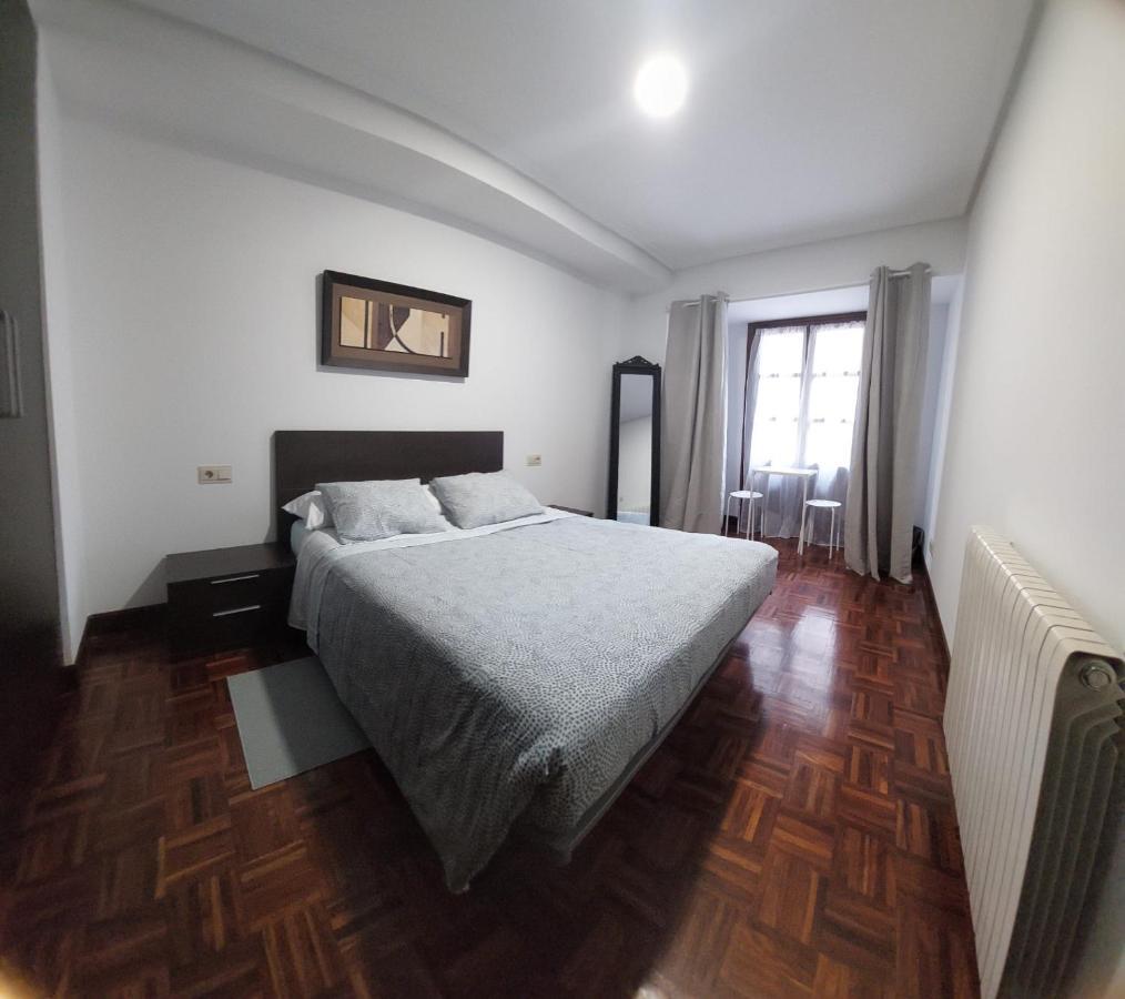 Casa Caminante - Habitacion Apartment Pamplona Exterior photo